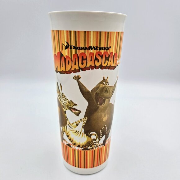 Tupperware Kids Madagascar Lunch Set Of 2 Holograph Sandwich Keeper Tumbler Movi - Picture 5 of 15